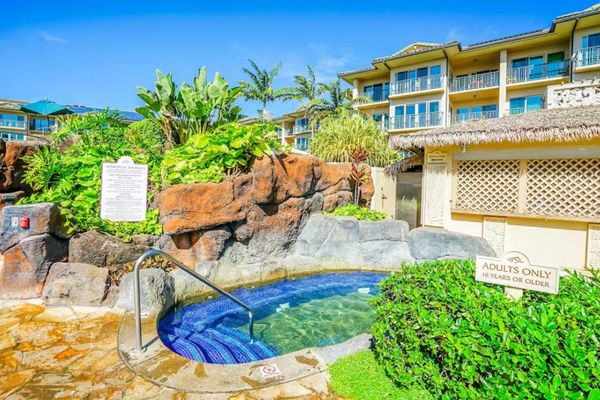 Relaxing Outdoor Resort Hot Tub & Spa Area