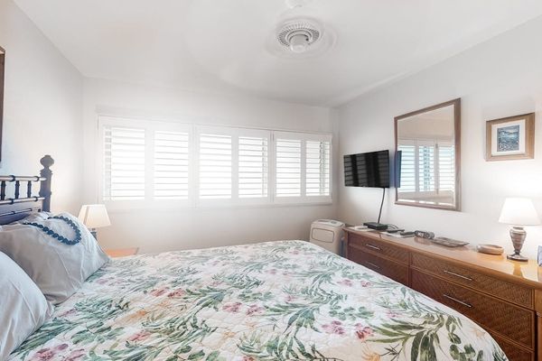 Cozy Queen Bedroom for Restful Nights