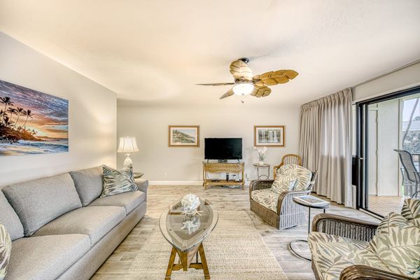 Elegant Living Room With Bright Island-Inspired Decor