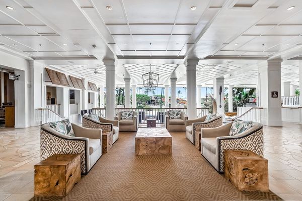 Elegant Open-Air Reception With Island-Inspired Charm