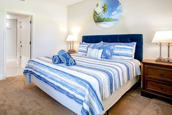 Master bedroom with king bed and en-suite bathroom
