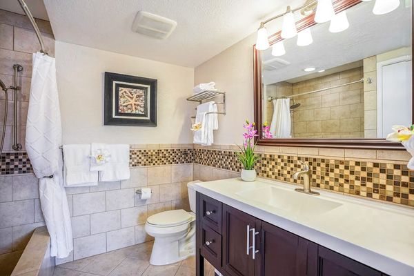Bright Guest Bathroom with Modern Finishes