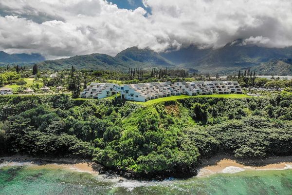 Discover Kauai's breathtaking coastal beauty