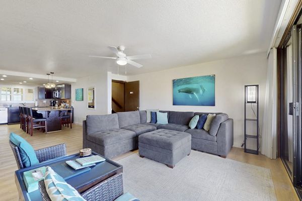 Generous Open Living Lounge For Unforgettable Family Gatherings