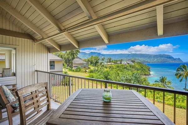 Unwind on the covered lanai while enjoying breathtaking ocean views.