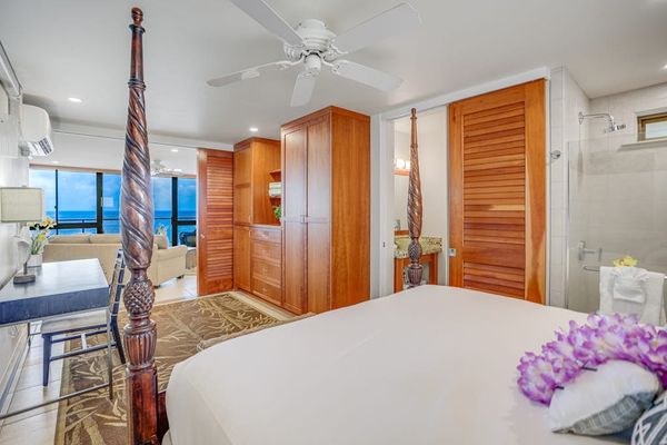 Luxury Oceanfront Bedroom Retreat