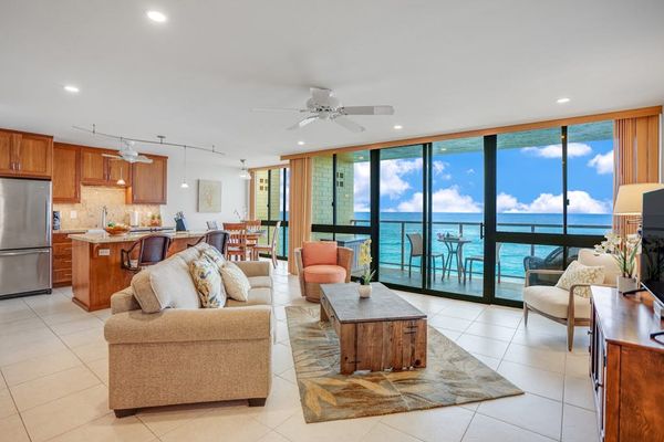 Spacious Living Room Overlooking The Pacific