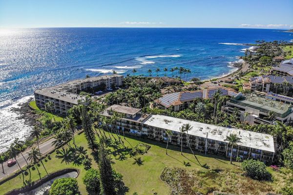 Oceanfront Resort In The Heart Of Paradise