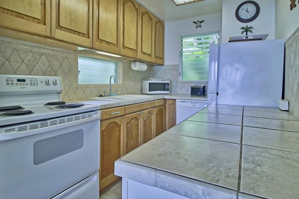 Practical kitchen with everything needed for everyday cooking.