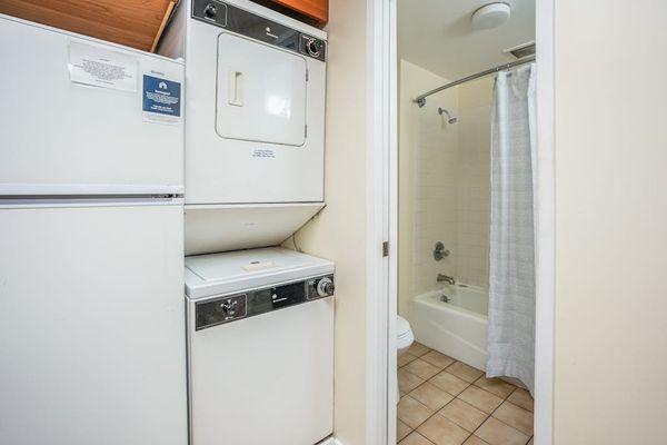 Convenient washer and dryer help keep vacation essentials fresh easily