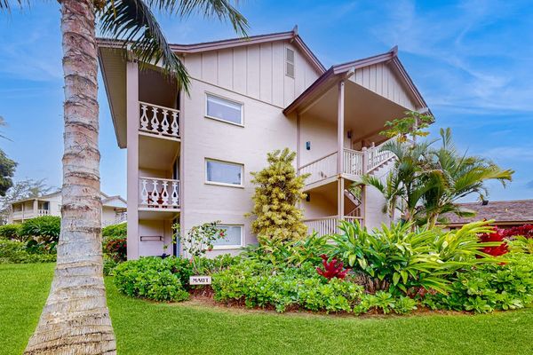 Lush Tropical Gardens Welcome You Home