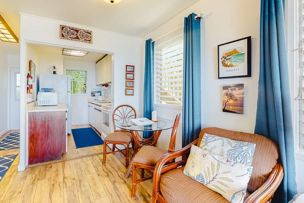 Welcoming Island Style Entry