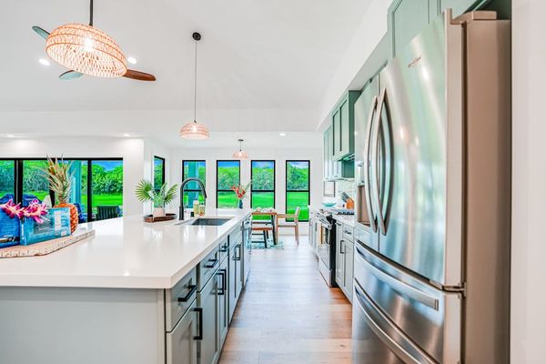 Fully equipped kitchen for home cooking