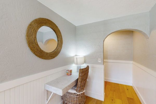 Welcoming entry with thoughtful island-inspired décor
