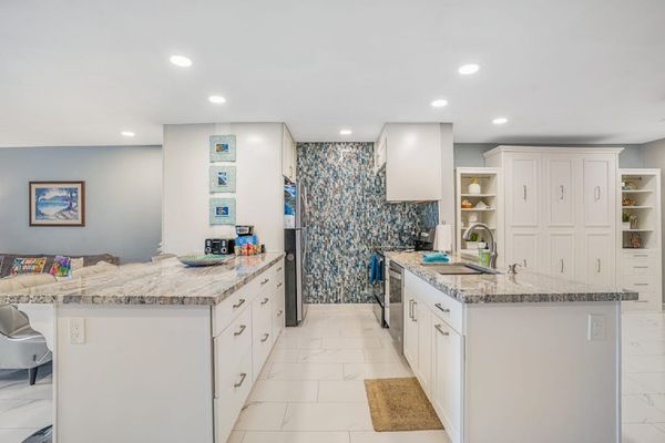 Fully Equipped Gourmet Kitchen