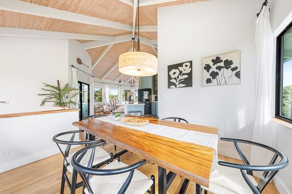 Elegant Dining Space With Island Ambiance