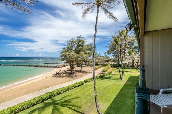 Pono Kai Resort, includes 12-acre grounds, an outdoor pool, a hot tub, a shuffleboard area, a barbecue facility with gas grills, a sauna, golf putting greens, Ping-Pong tables, a croquet lawn, a fitness center, tennis courts, and laundry facilities.