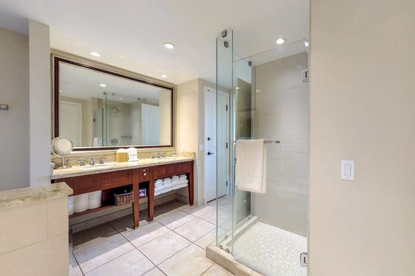 Plenty of fresh towels and toilet paper always ready for you