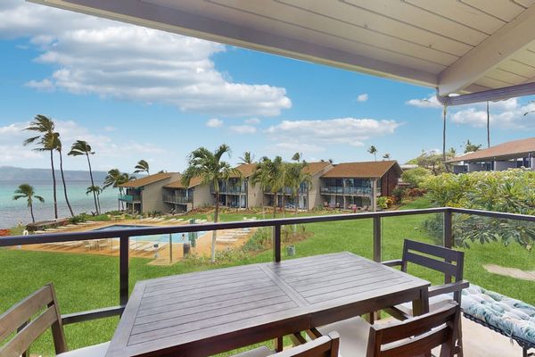 Outdoor Dining With Tropical Garden Views