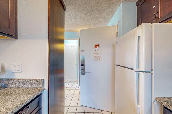 Full remodeled kitchen ready for your chef.