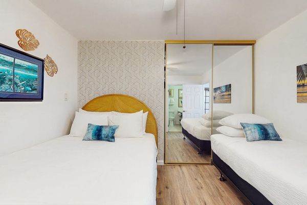 Comfortable Twin Bedroom Retreat