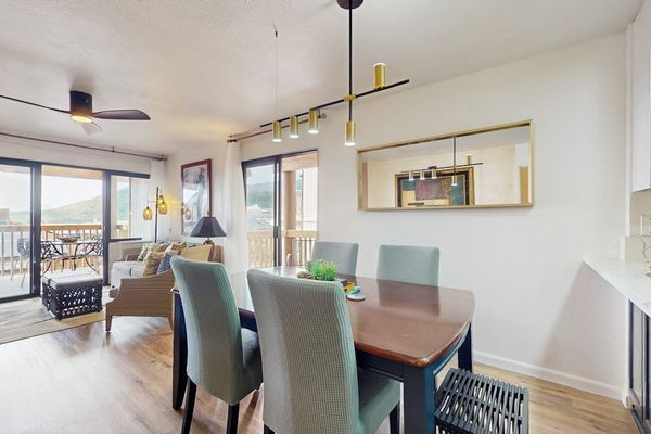 Dining With Resort Views