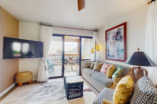 Bright Living Room With Lanai Access