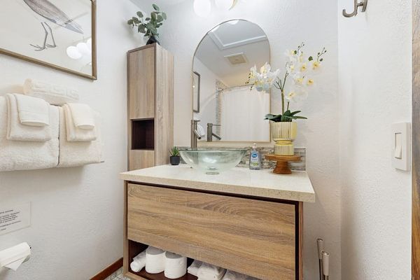 Elegant Full Bathroom With Stylish Vanity