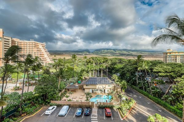 Resort Views Wrapped In Tropical Beauty