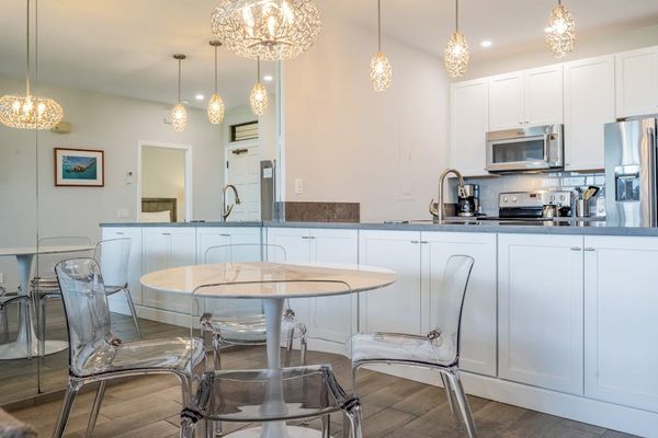 Casual dining area conveniently located beside the kitchen