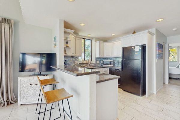Modern Kitchen With Breakfast Bar