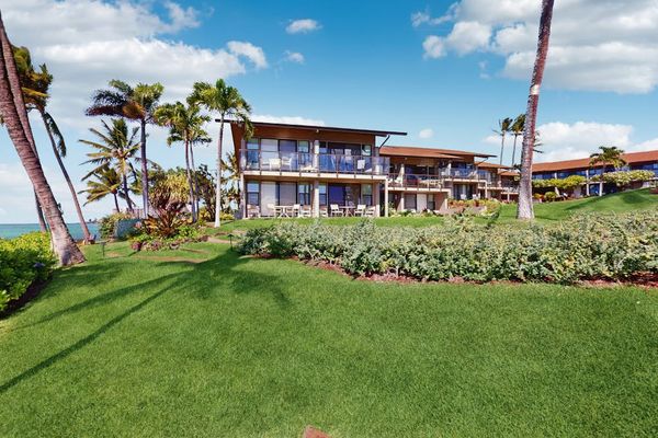Lush Tropical Resort Grounds