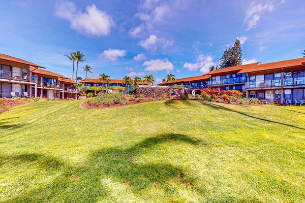 Mahina Surf Resort tropical paradise