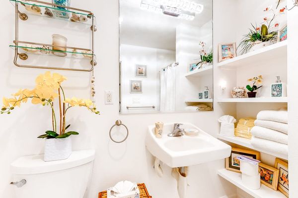 Fresh Bathroom With Elegant Finishes