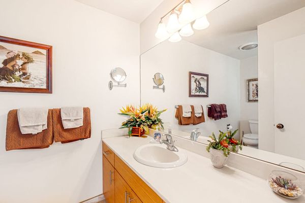 Fresh Vanity With Everyday Comfort