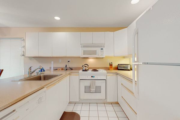 Fully Equipped Coastal Kitchen