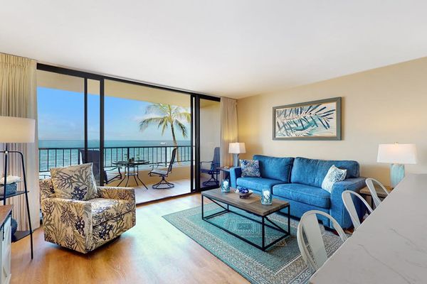 Bright Living With Endless Views