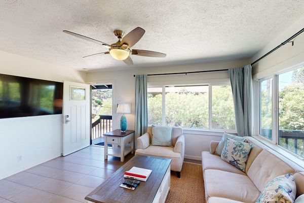 Sunlit Living Space To Unwind
