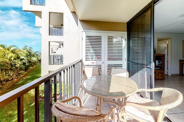 Comfortable lanai seating with plenty of warm island sunshine