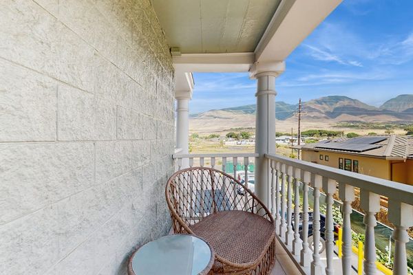 Private Lanai With Mountain Views