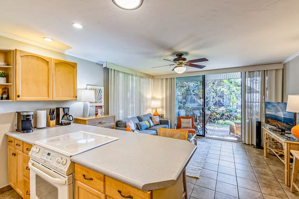 Bright Kitchen Designed For Family Gatherings