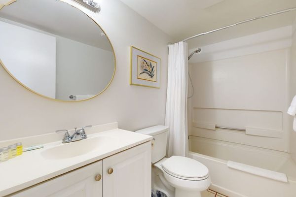 Modern Bathroom With Stylish Vanity