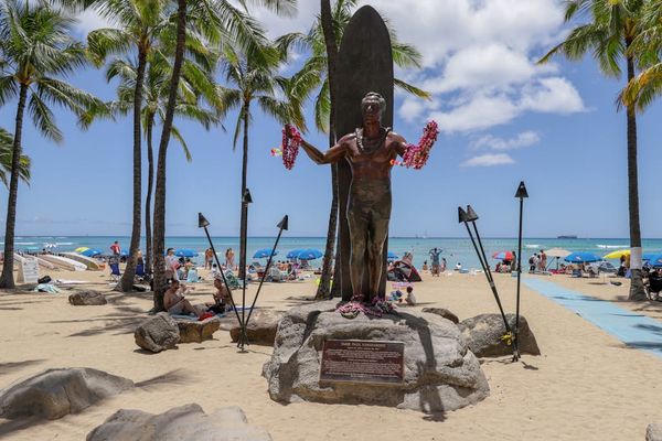 Visit the iconic Duke Kahanamoku Statue, one of Waikiki's most famous beachfront landmarks.