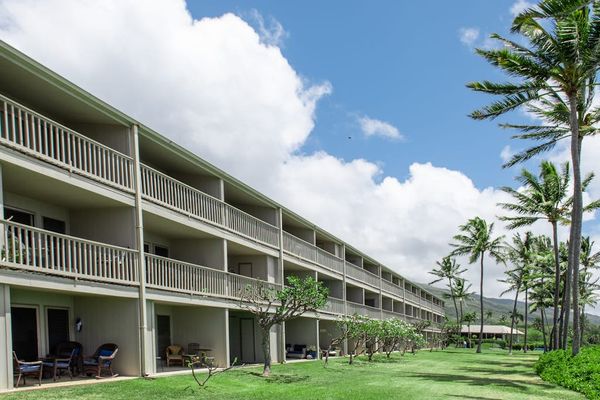Welcoming island vacation space with comfortable guest amenities