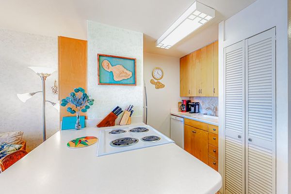 Open air kitchen so you can still enjoy the views or conversations with your guests while you prepare your food.