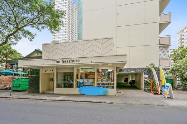 Enjoy a comfortable stay in a conveniently located property building with an inviting atmosphere.