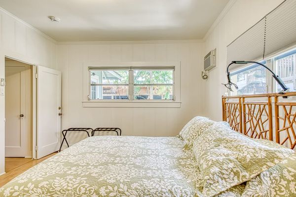 Settle into the inviting king bed after exploring Waikiki