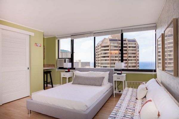 Double and single beds for flexible stays