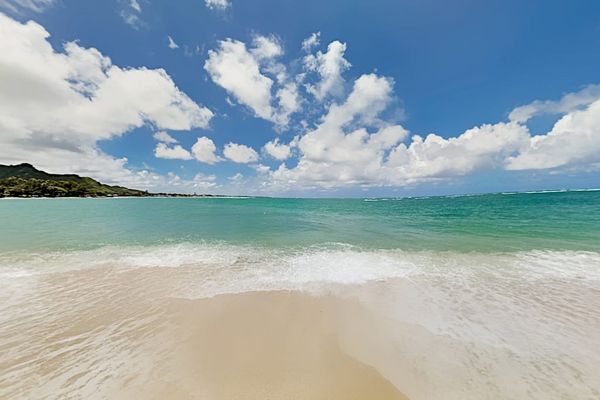 Ivory sand beach and turquoise tropical waters