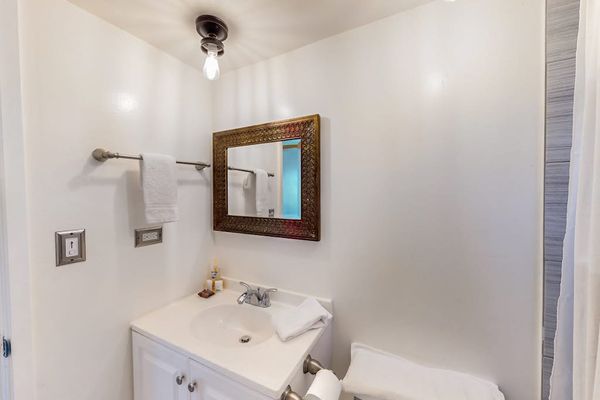 Freshen up comfortably in this clean and welcoming full bathroom.